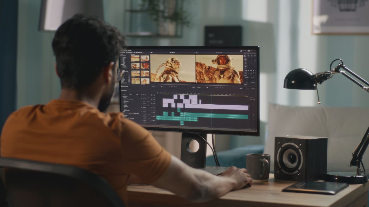 7 Tips on How to Get Video Editing Jobs Online